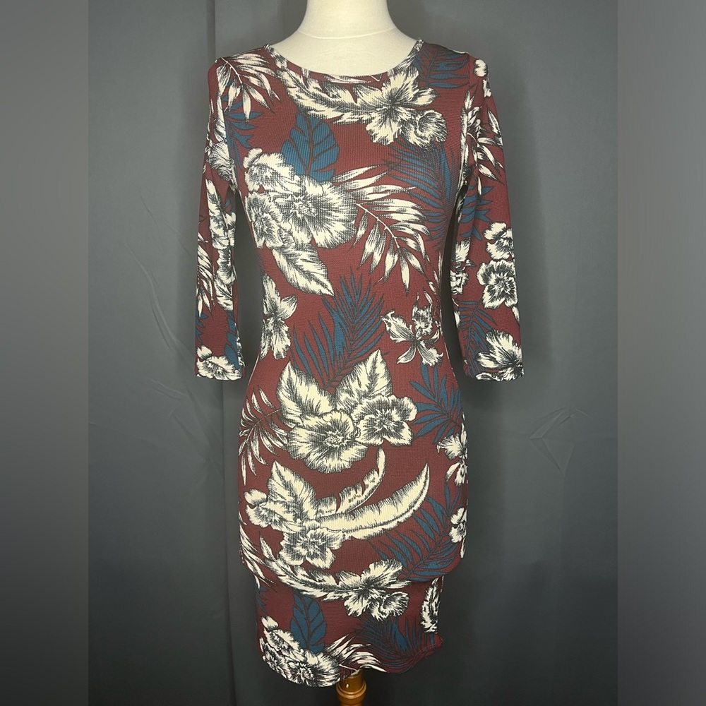 Olive‎ Tree Maroon Tropical Print Bodycon Dress.